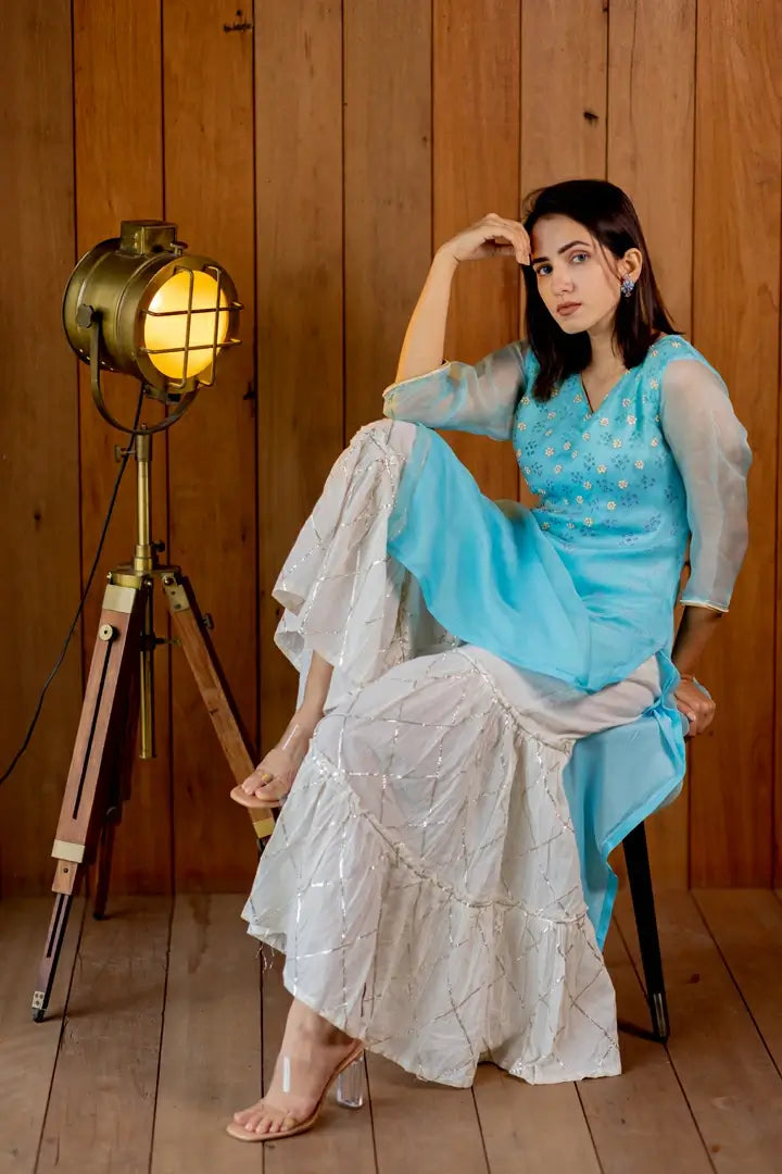 Aakashi - Kurti